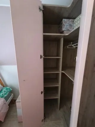 Armario y mesita de noche infantil