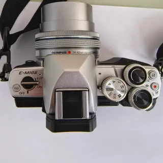 Olympus OM-D E-M10 Mark II + Lentes