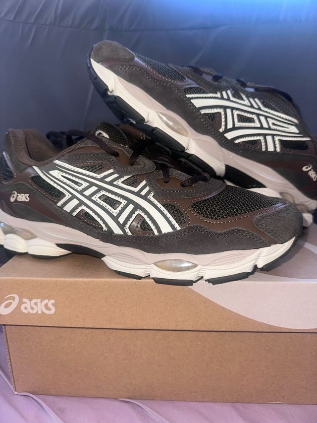 Asics Gel NYC Marrón Talla 41.5
