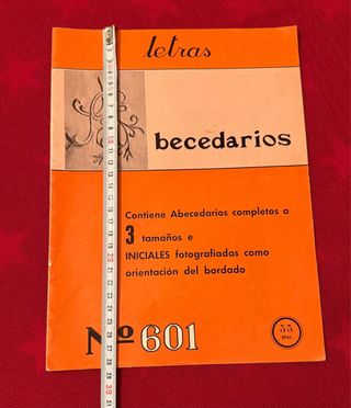 revista abecedarios para bordar. Vintage