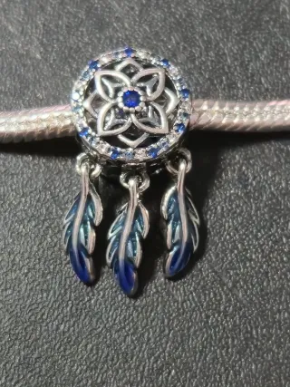 Charm atrapasueños con plumas