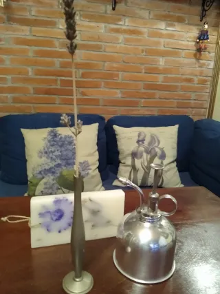 DELICADO VIOLETERO JARRONCITO ANTIGUO.