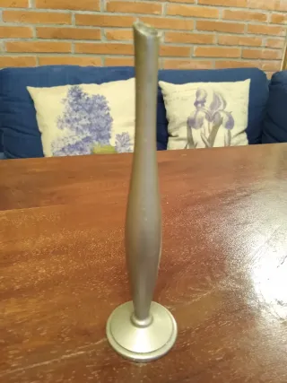 DELICADO VIOLETERO JARRONCITO ANTIGUO.