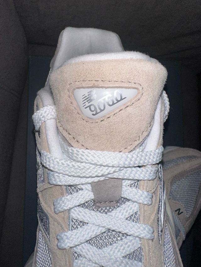 New Balance 9060 Beige Talla 42.5