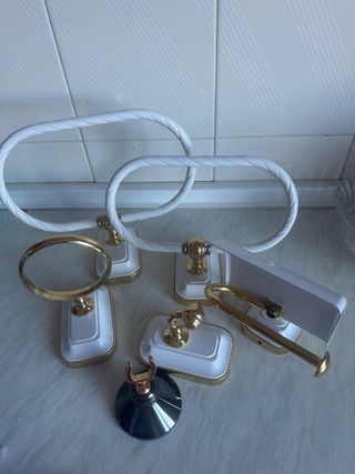 Kit baño blanco y dorado