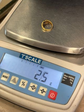 Anillo de oro 18kt con piedras