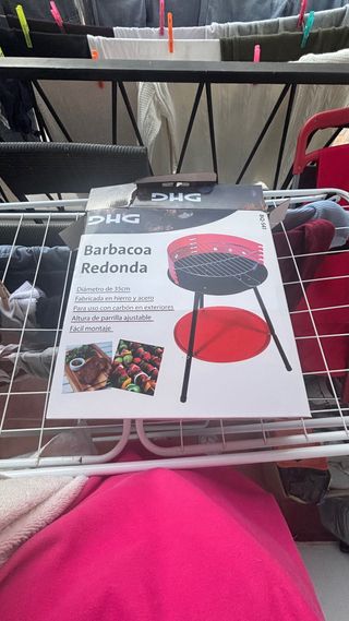 Barbacoa portátil negra y roja