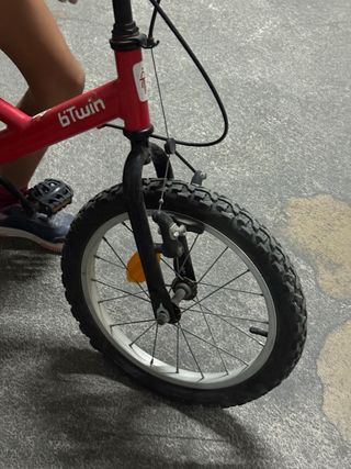 Bicicleta infantil roja