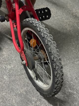 Bicicleta infantil roja