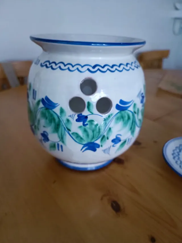 Cebollero de cerámica pintado a mano