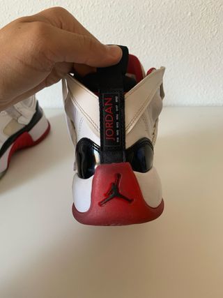 Jordan Jumpman Two Trey Rojas y Blancas