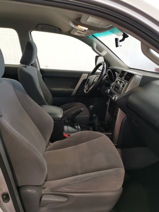 Toyota Land Cruiser 150 2010