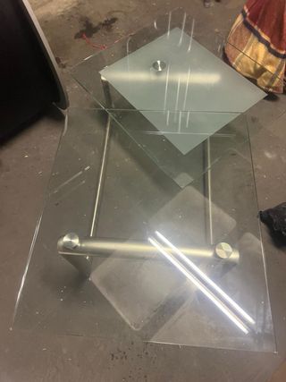 Mesa centro cristal y metal