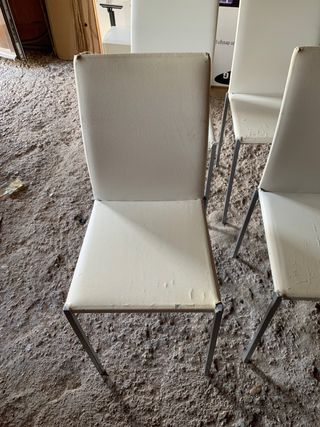 Lote 4 sillas cocina piel blanca y metal