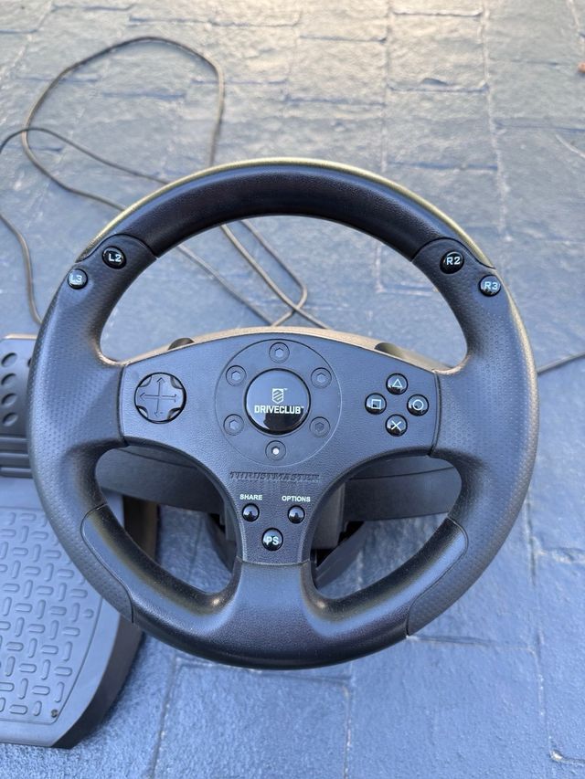 Volante Gamer Thrustmaster con Pedales