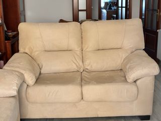 Dos sofás dos y tres plazas