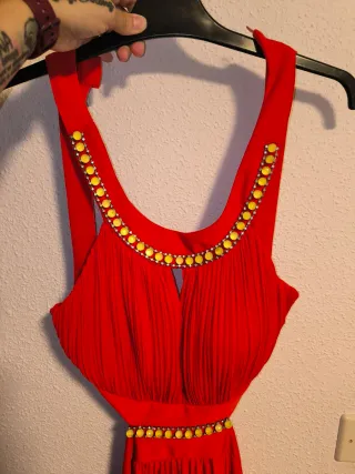 Vestido rojo con pedrería