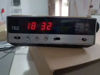 Radiosveglia phonola anni 80 beige/nera