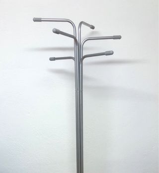 Perchero IKEA tipo árbol metálico