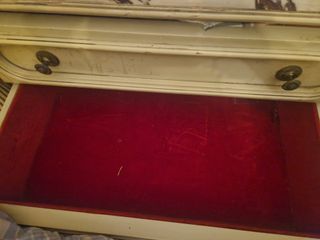 Gran vitrina de estilo barroco