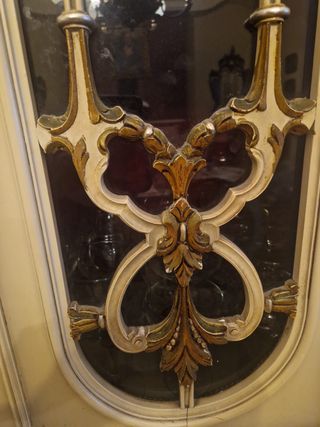 Gran vitrina de estilo barroco