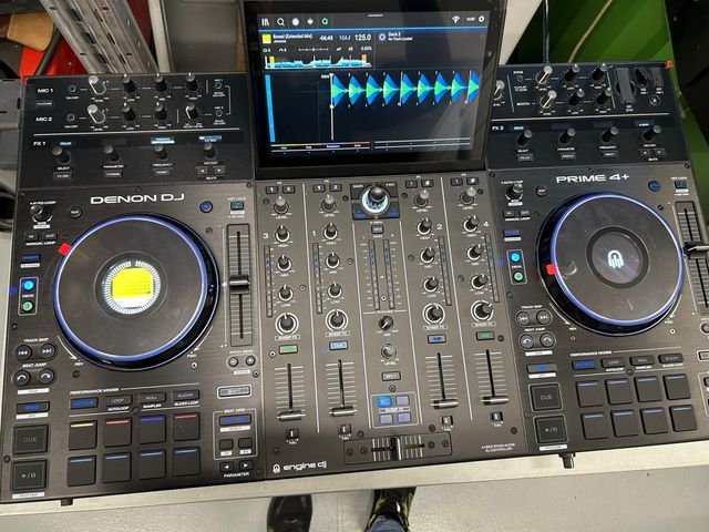 Controller Denon DJ Prime 4 +