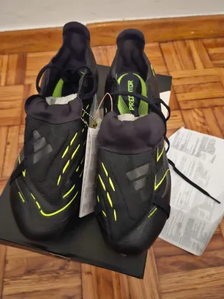 Botas de fútbol Adidas Predator