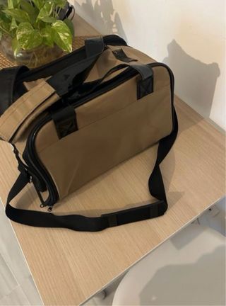 Bolso Transportín camel y Negro.