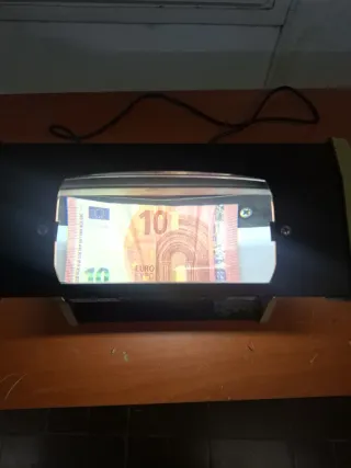 DETECTOR DE BILLETES FALSOS ANTIGUO