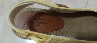 Zapatos amarillos cuña