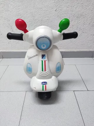 Correpasillos Vespa Chicco Blanco