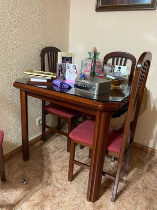 Mesa Comedor Extensible + 4 Sillas
mesa cuadrada