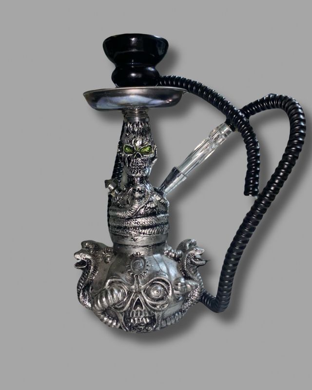 Calavera y Serpientes