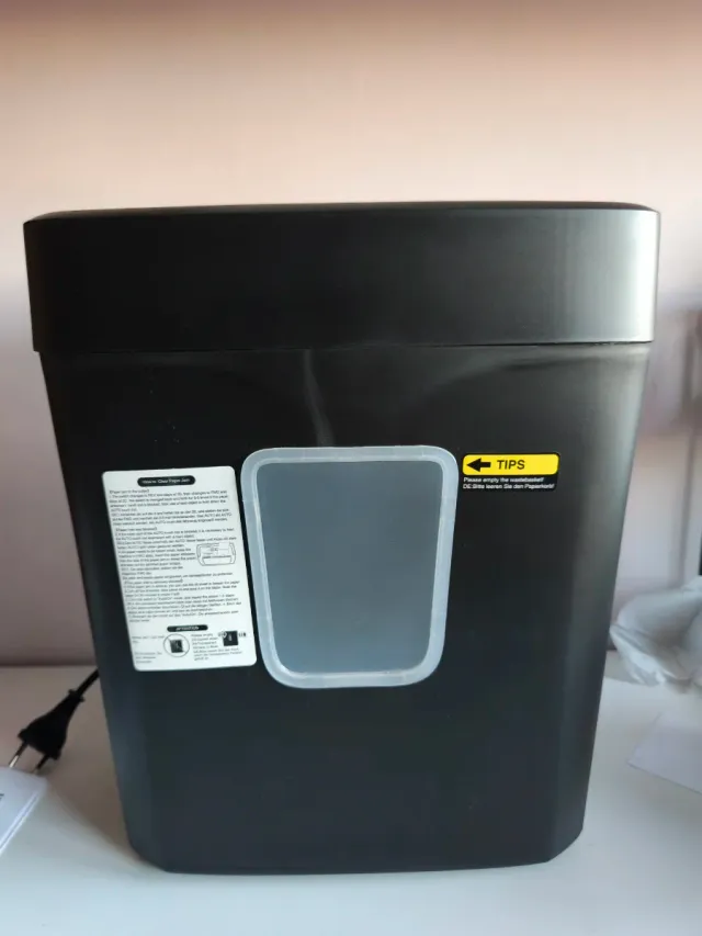 Trituradora de papel negra