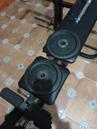 Banco de pesas completo con discos. No envío