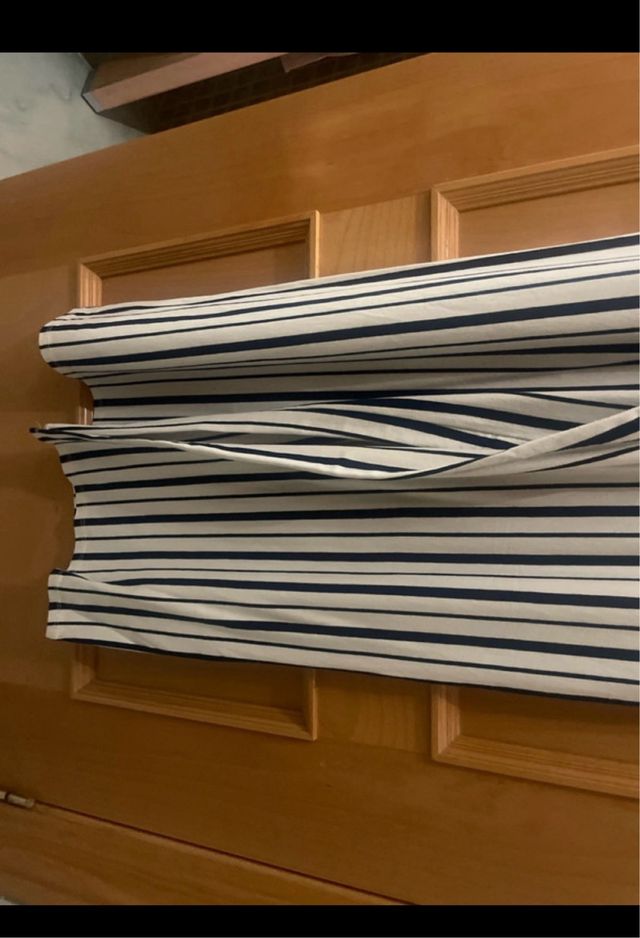 Mono Bershka rayas blanco y negro