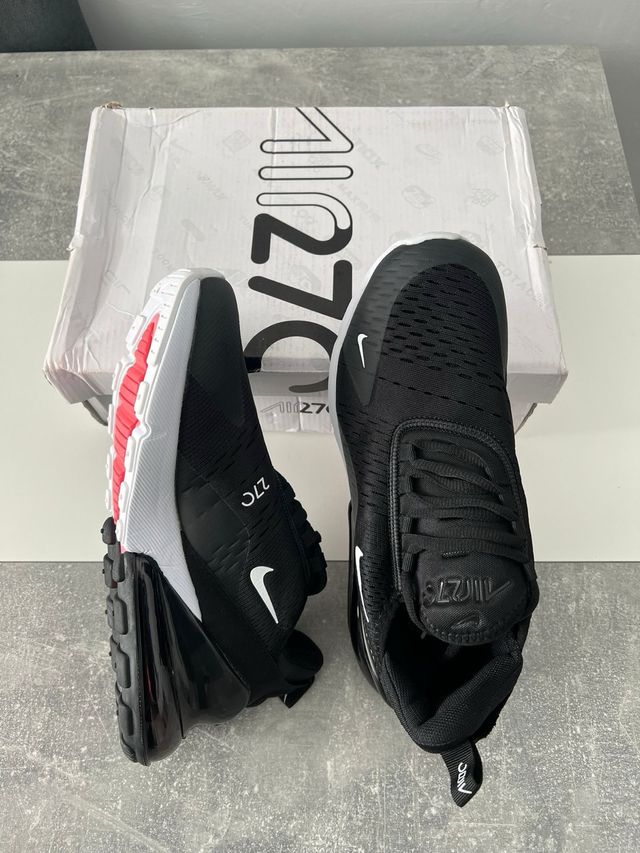 Zapatillas negras deportivas 