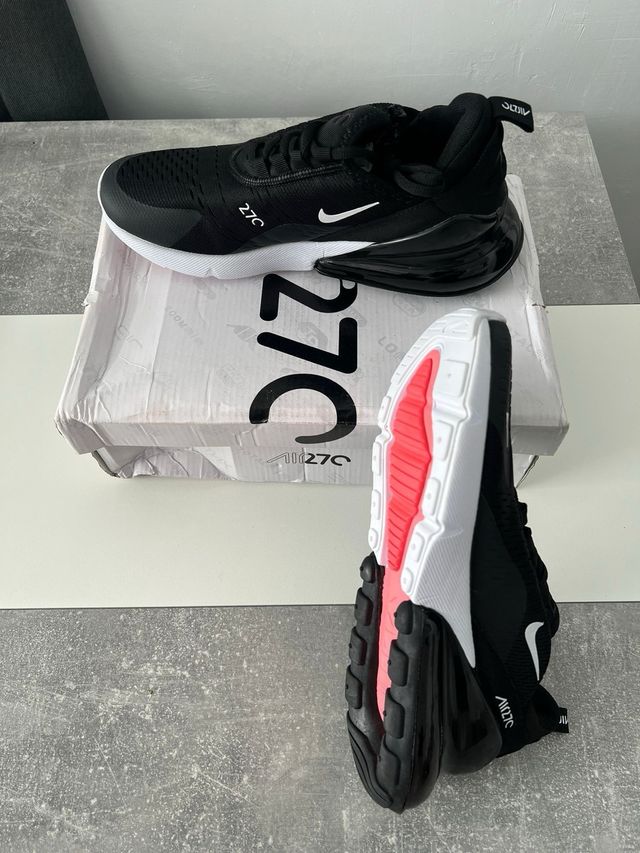 Zapatillas negras deportivas 