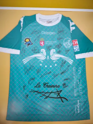 Camiseta Kappa firmada por jugadores 