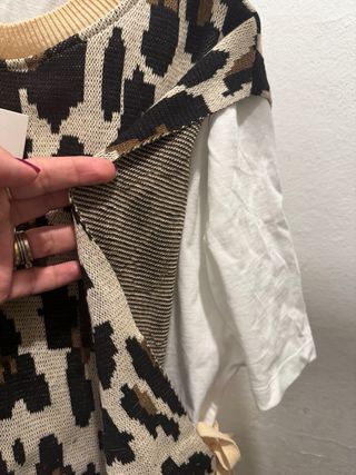 Camiseta Zara Blanca con Chaleco Leopardo