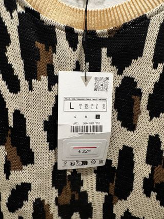 Camiseta Zara Blanca con Chaleco Leopardo