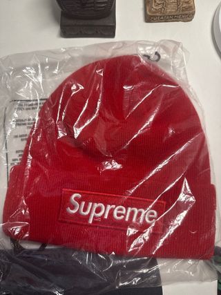 Gorro Supreme Rojo Caja Logo