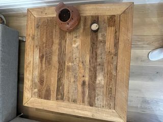 Mesa de centro de madera rústica