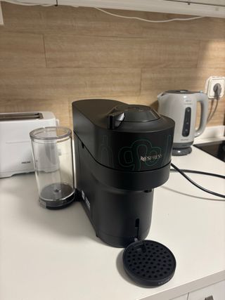 Cafetera Nespresso Vertuo Pop+