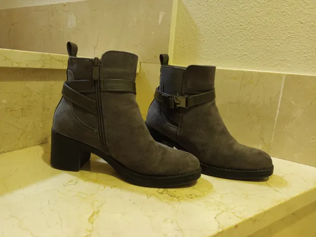 Botines grises talla 38