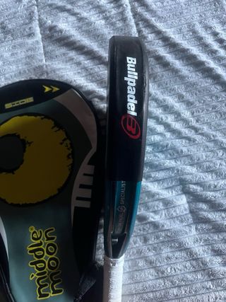 Pala Bullpadel Vertex 03 Comfort + funda.