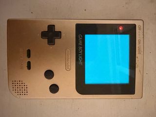 Game Boy Light Dorado