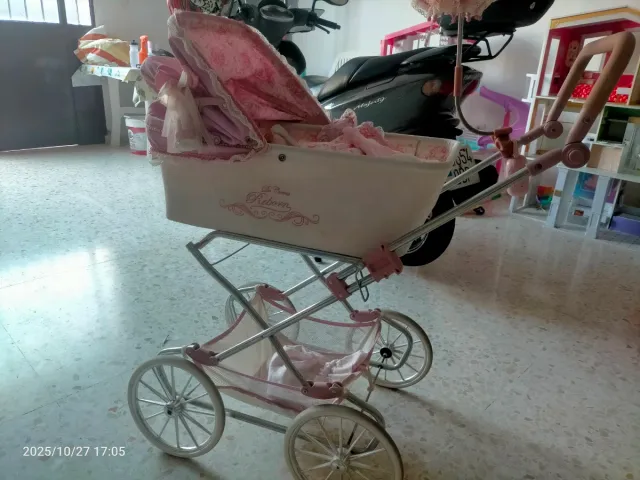 Cochecito de muñecas clásico rosa