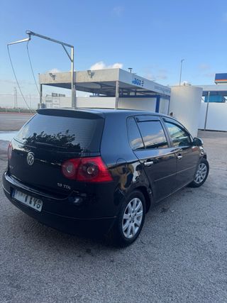 Volkswagen Golf 2004