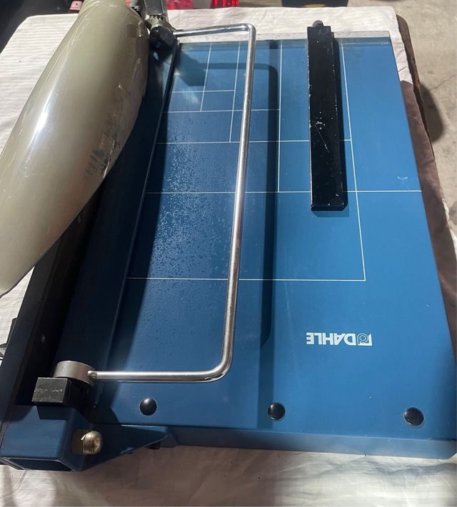 Guillotina Profesional Dahle 567 Palanca